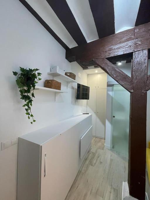 Tesorito, Estudio Individual En Malasana, Bajo Pequeno En Calle Del Tesoro Apartment Madrid Ngoại thất bức ảnh